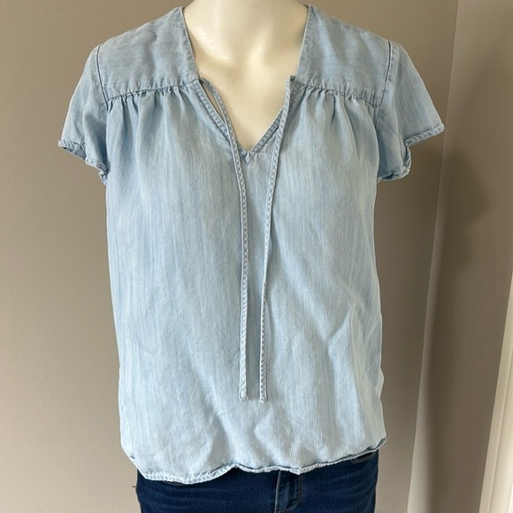 RAILS Viera Light Vintage Tie Neck Shirt Chambray Flutter Sleeve Top Sz S - Picture 2 of 11